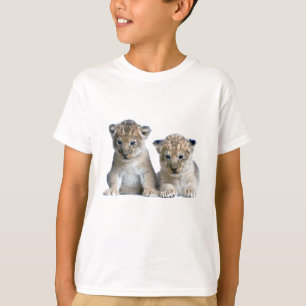 Pequeña camiseta linda del cachorro de león