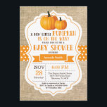 Pequeña Carrera de Invitación Baby Shower de Calab<br><div class="desc">Pequeña tarjeta de invitación de Baby Shower de calabaza con fondo de Burlap. Para una mayor personalización,  haga clic en el botón "Personalizar" y utilice nuestra herramienta de diseño para modificar esta plantilla.</div>