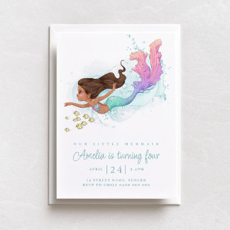 Pequeña sirena, bajo la invitación al cumpleaños d