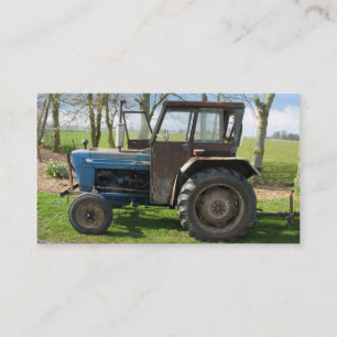 Pequeña tarjeta de la foto del tractor viejo