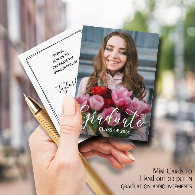 PEQUEÑAS Invitaciones a graduación de fotos (Small 3.5" x 2.5" graduation party cards to hand out or include in your graduation announcements.)