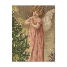 Pequeño Ángulo De Garbed Rosa En Árbol De Navidad