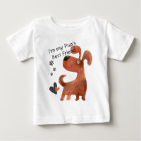Pequeño bebé con camiseta de cachorro