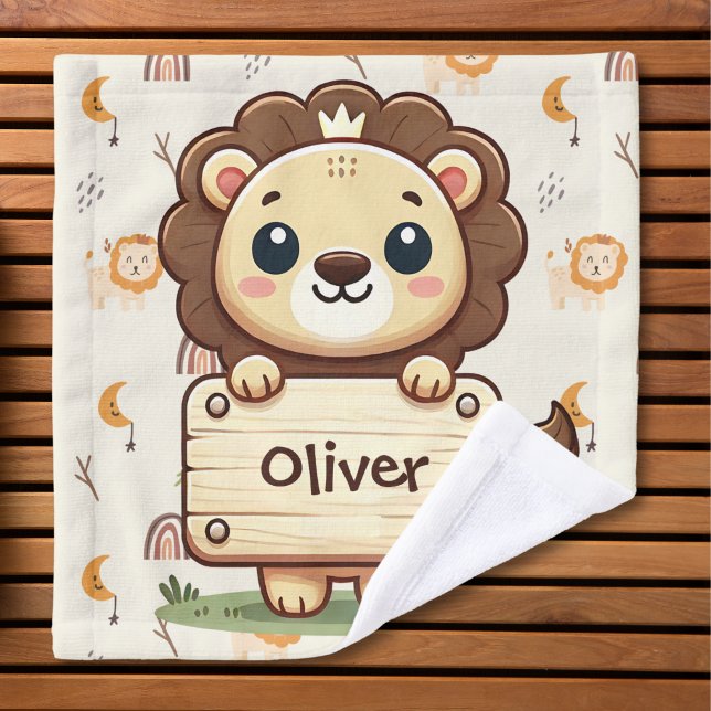 Pequeño león lindo con un Rótulo de nombre (Subido por el creador)