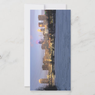 perfil de minneapolis y río misisipi congelado