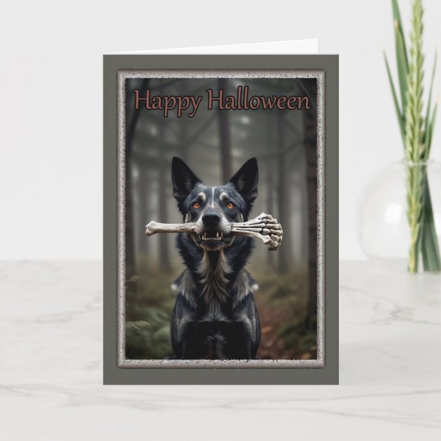Perro con tarjeta de Halloween con huesos (Anverso)