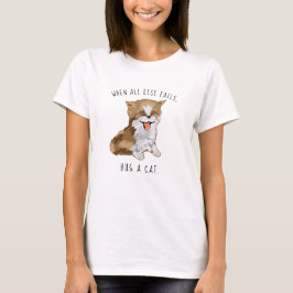 ¡Perro de camiseta de mujeres abraza a un gato! Fu