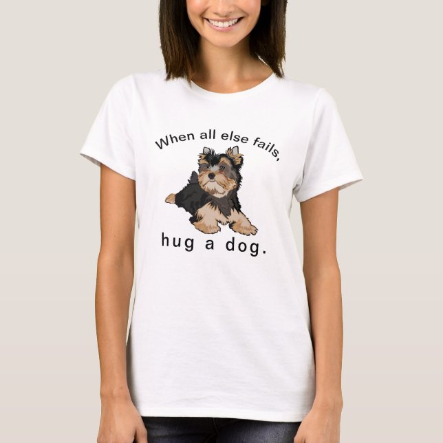 ¡Perro de camiseta de mujeres abraza a un perro! T (Anverso)