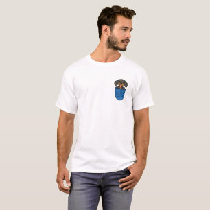 Perro De Dachshund En La Camiseta De Bolsillo