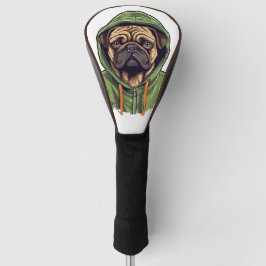 Perro de Pug con capucha verde