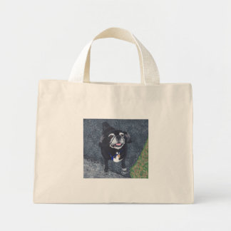 Perro De Pug Cuto Fuera De La Pintadura Bolsas De
