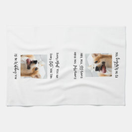 Perro gracioso diciendo toalla de cocina para foto