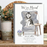 Perro Malamute | Invitación móvil<br><div class="desc">Anuncie su nueva dirección a sus amigos y familiares con nuestra adorable tarjeta de invitación en movimiento Malamute. Fácil de personalizar con tu nueva dirección, número de teléfono y dirección de correo electrónico. Gire nuestra elegante invitación para ver la parte de atrás de una coordinación para darle un toque especial....</div>