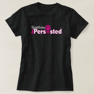 Persistió la camiseta básica de las mujeres