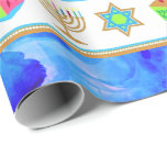 Personalice el papel de envolver azul de HANUKKAH<br><div class="desc">FELIZ HANUKKAH Estilo vacaciones envolver papel con símbolos Chanukah: Menorah, Dreidel, Magen David y el texto de oro "Feliz Hanukkah". ¡Un regalo PERSONALIZADO PERSONALIZADO! Papel de envolver perfecto para celebrar durante la temporada. . Único papel de envoltura Hanukkah para sus regalos! Podría ser personalizado con tu texto, tu imagen o...</div>