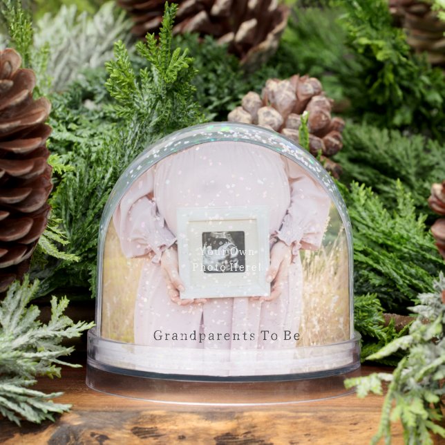 Personalised Pregnancy Announcement Snow Globe. (Invierno)