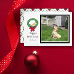Personalización de la plantilla de fotografía simp<br><div class="desc">Esta es una versión simplificada de la tarjeta de vacaciones plana de Lab Puppy Photo Flat. Reemplace la foto por la suya propia que quiera compartir con sus amigos y familiares y firme su nombre debajo del mensaje de "Felices Fiestas". Esta versión tiene el mismo cachorro de Lab, adormilado, amarillo...</div>