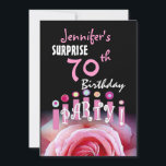 Personalizado 70° SORPRESA Invitación a fiesta de<br><div class="desc">Este diseño con su rosa rosa rosa y la corona de velas de cumpleaños es una manera divertida y festiva de invitar a la gente a una celebración de cumpleaños SORPRESA. El texto es personalizable. Puede experimentar con diferentes tipos de papel haciendo clic en la pestaña "Opciones de invitación" en...</div>