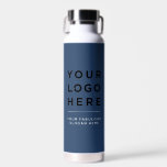 Personalizado Botella de agua del logotipo de su e<br><div class="desc">Su sitio web de logotipo empresarial o botella de agua Personalizado de eslogan. Un diseño sencillo y moderno en azul marino y blanco,  para un aspecto elegante y profesional. Cualquier color,  cualquier tipo de letra,  sin mínimos.</div>