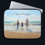 Personalizado de la funda de su portátil fotográfi<br><div class="desc">Mangas de personalizado de fotos y de texto para portátiles - Único su propio diseño - Familia personalizada / Amigos o regalo personal de manga de portátiles - Añadir su texto y foto - Redimensionar y mover elementos con la herramienta de personalización ! Elija fuente / tamaño / color! Buena...</div>