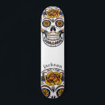 Personalizado Guay Skull Skateboard ilustrado<br><div class="desc">Guay ilustró skateboard de cráneo de azúcar con rosas personalizados con su nombre. Un audaz video en tu cara para abordar.</div>