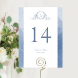 Personalizado, Moda Monograma Boda azul turbio<br><div class="desc">Ayude a sus huéspedes a encontrar su mesa con este elegante número de tabla monogramado. Tarjetas de doble cara. El espacio despejado alrededor te da la libertad de usar un soporte de mesa o un marco. Diseño con un atractivo monograma escudo botánico a mano en tonos azules polvorientos y bordes...</div>