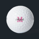 Personalizado nombre rosado monograma bolas de gol<br><div class="desc">Personalizado nombre rosado monograma bolas de golf para mujeres. Bolas de golf monogramadas con tipografía de escritura elegante. Juego personalizado de pelotas de golf con tu texto elegante. plantilla de personalizable con nombre personalizado y letras iniciales monovalizadas con clase. Idea de regalo de cumpleaños para golfistas y aficionados al golf....</div>