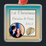 Personalizado personalizado ornamento Ocean Beach<br><div class="desc">Personaliza tu personalizado Ornament con tu nombre y el año! ¡Un regalo perfecto para Navidades de cualquier miembro de la familia o amigo! Tenemos una línea entera dedicada a este diseño aquí en nuestra tienda zazzle bajo la pestaña *Ver por BODA de COLECCIÓN del menú para incluir invitaciones (5x7), etiquetas...</div>