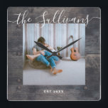 Personalizado rústico tu foto reloj de pared con g<br><div class="desc">Personalizado rústico tu foto reloj de pared con guión de madera</div>