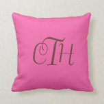 Personalizar de almohada rosada con monograma<br><div class="desc">¡Cambia las iniciales!</div>