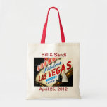 Personalizar la bolsa Boda de Las Vegas<br><div class="desc">Personaliza la Bolsa Boda de Las Vegas,  con novia y novio parados frente al Fabuloso Rótulo de Las Vegas. ¡Haré grandes regalos para tu dama de honor,  dama de honor!</div>