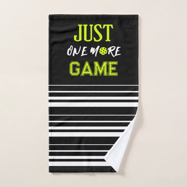 Personalized Just One More Game Funny (Toalla de mano)