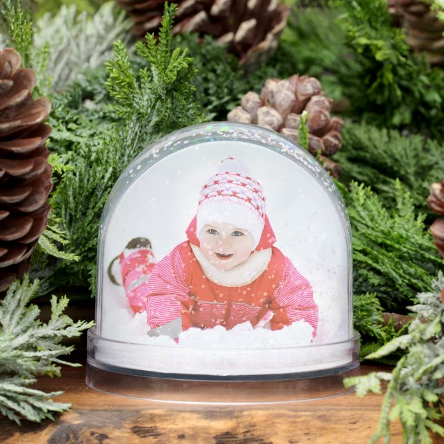 Personalized Snow Globe Photo Gift Ornament (Invierno)