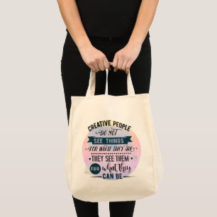 Personas creativas citan la bolsa de la tienda de 