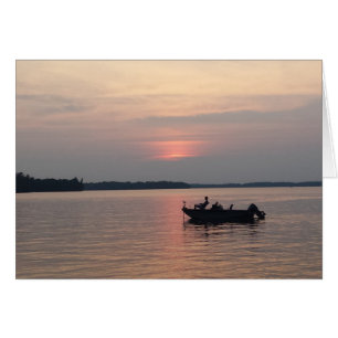 Pesca al atardecer en el lago