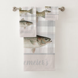 Pescado de cabaña de pescadores en salsa