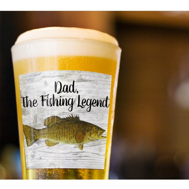 Pescado de pescador de la leyenda de la pesca Smal (Smallmouth Bass Fishing Beer Glass for Dad, The Fishing Legend. The perfect father's day gift.)