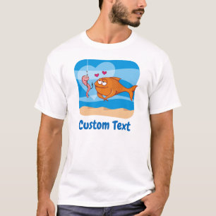 Pescado y cebo en una camiseta enamorada