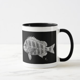 Pescados del Sheepshead en la taza