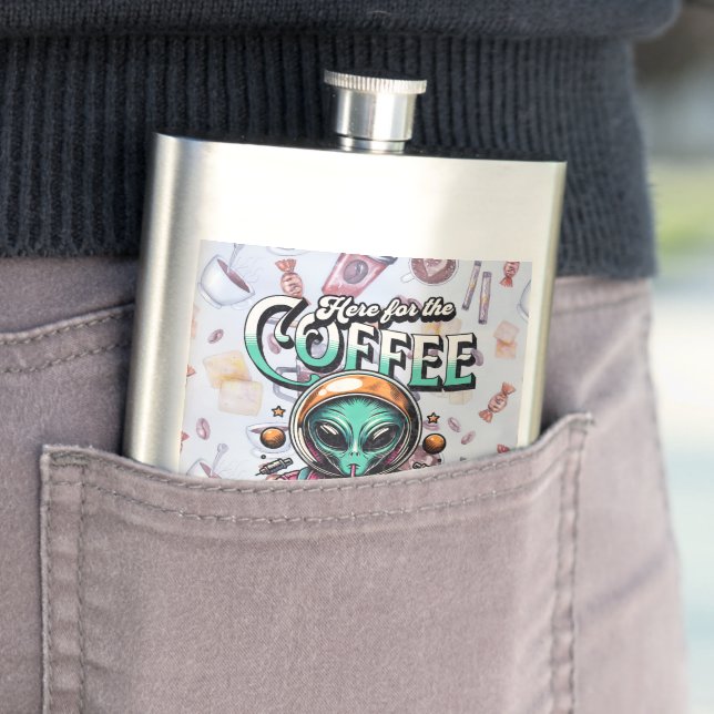 Petaca Alien aquí para el café (In Situ)