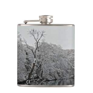 Petaca Árbol, al borde del agua