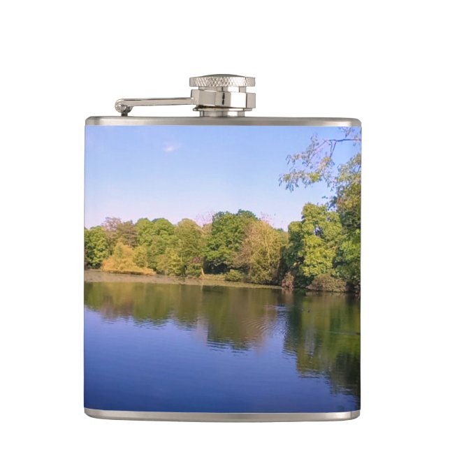 Petaca Árboles verdes en el agua (Anverso)