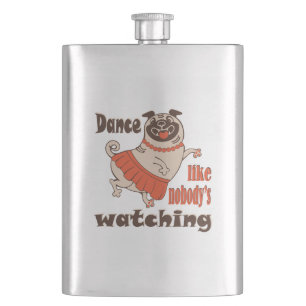 Petaca Baila como nadie ve a la chica Pug Dog