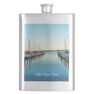 Petaca Barcos en el puerto deportivo por Shirley Taylor