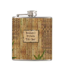 Petaca Barra privada de Tiki con su nombre en él