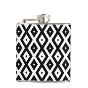 Petaca Black and white diamond pattern