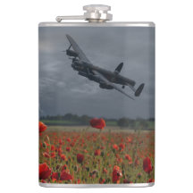 Bombardero De Lancaster Por Un Campo De Adormidera