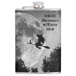 Petaca Bruja espeluznante en la sala de las brujas de lun