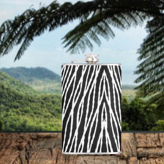 Petaca Cadenas de asfalto (This bold, Abstract pattern, reminds you of the fabric designs, of African cloth!)