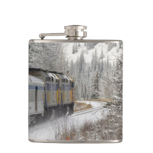 Petaca Canadá, Alberta. Tren de nieve de VIA Rail entre
